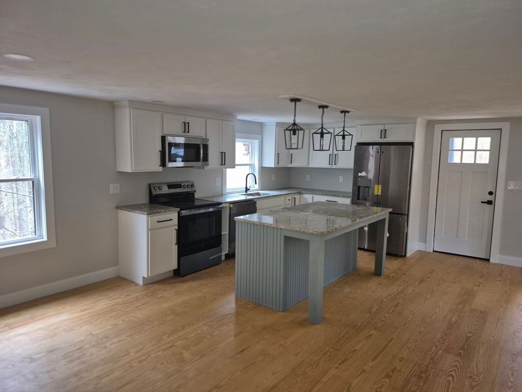 182 Main Rd, Gill, MA 01354 photo 2