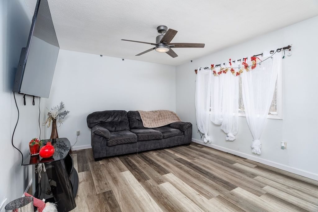 28 Holly Drive Gardner — Photo 13 of 32