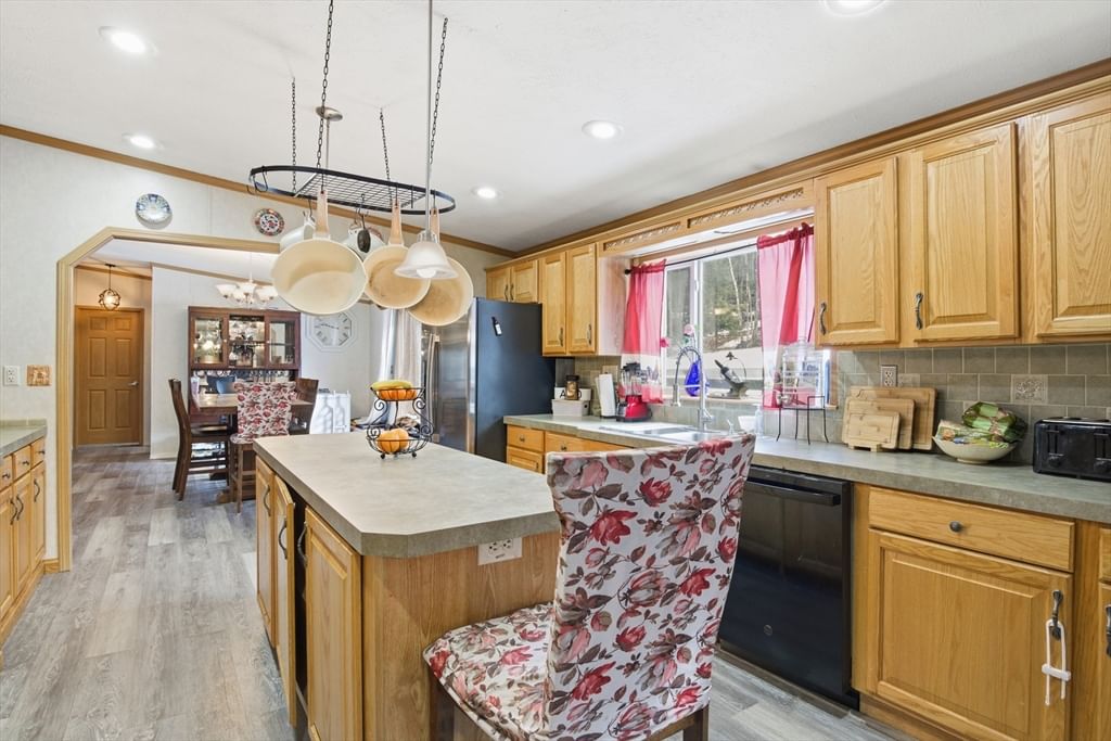 143 E Buckland Rd, Shelburne, MA 01338 photo 2