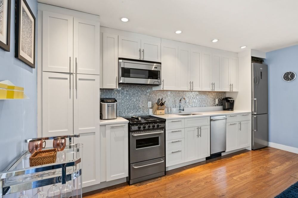 147 Commercial St #L7 Provincetown — Photo 16 of 19
