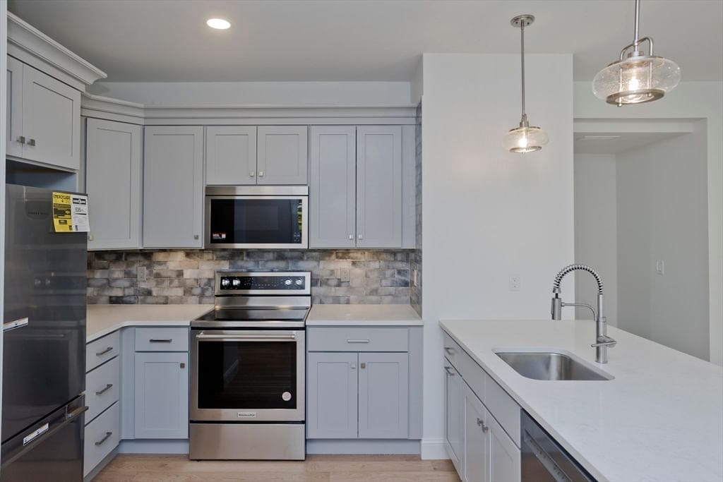 107 Williams St Northampton — Photo 14 of 18