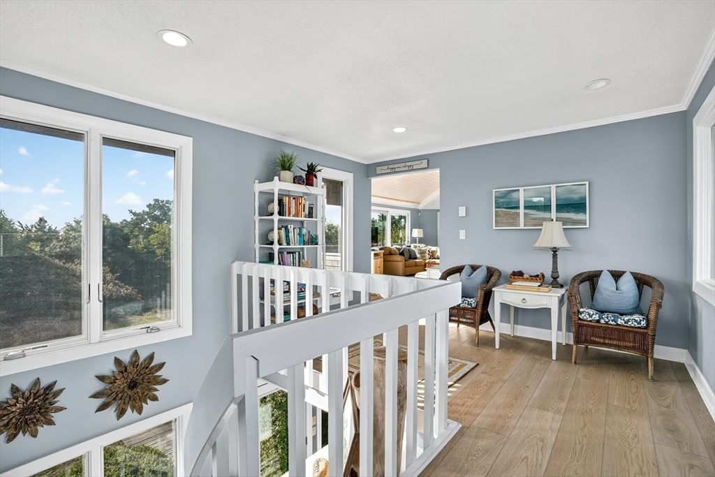 76 Washque Ave Edgartown — Photo 11 of 42