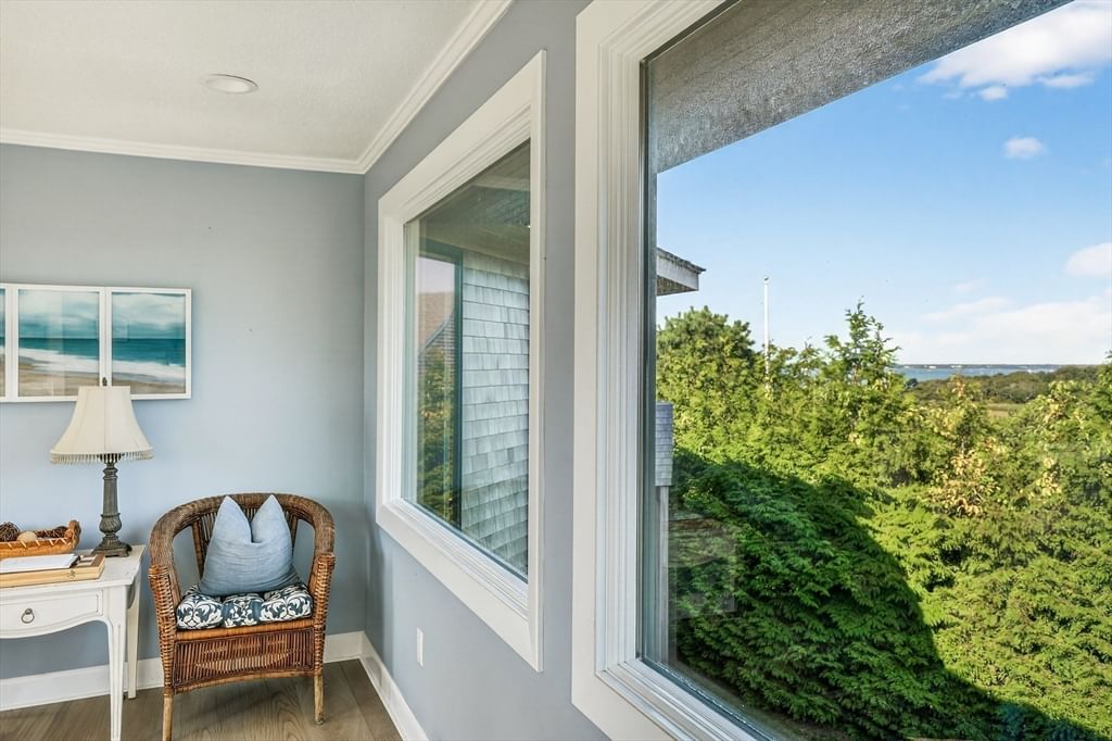 76 Washque Ave Edgartown — Photo 12 of 42