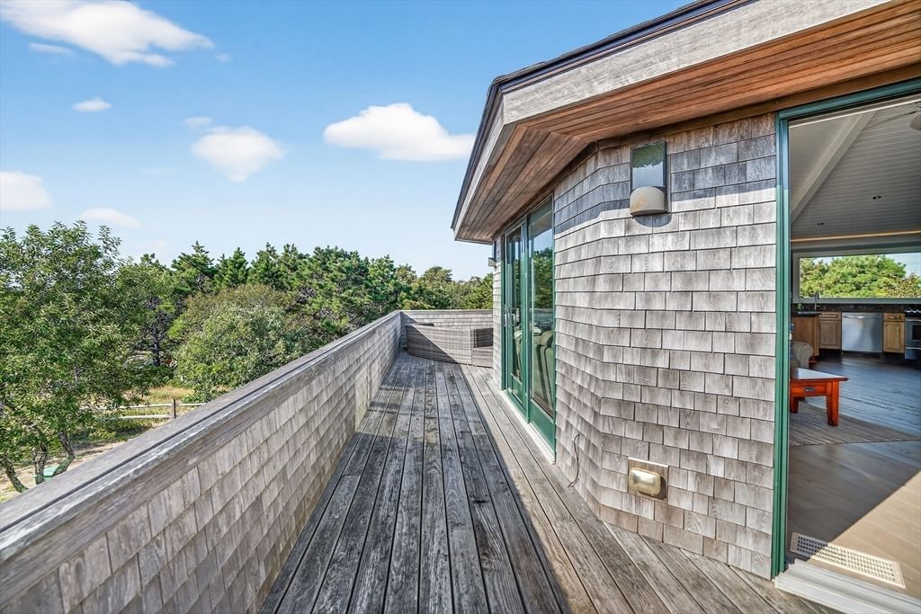 76 Washque Ave Edgartown — Photo 21 of 42