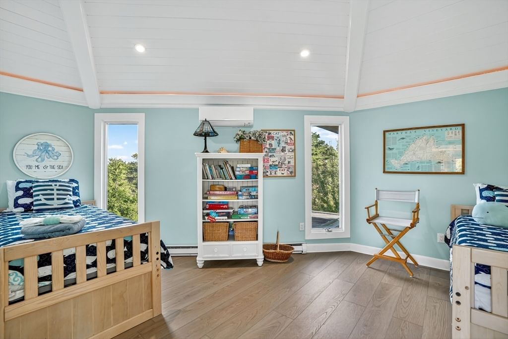 76 Washque Ave Edgartown — Photo 23 of 42