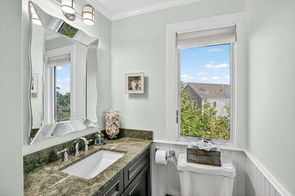 76 Washque Ave Edgartown — Photo 26 of 42