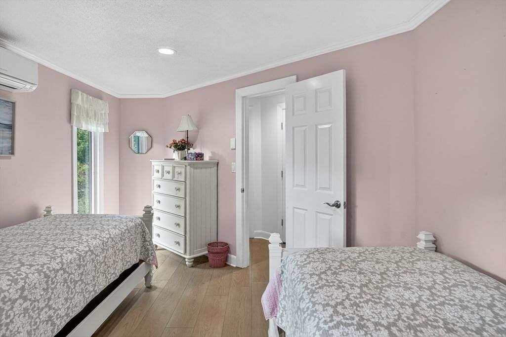 76 Washque Ave Edgartown — Photo 37 of 42