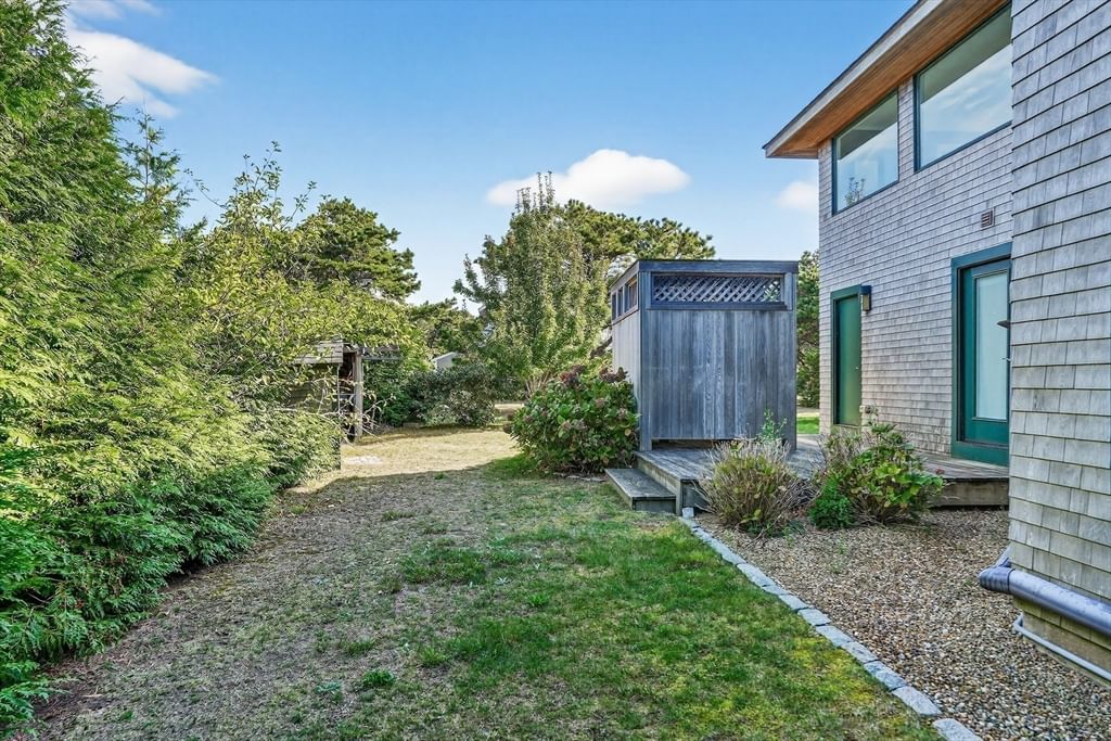 76 Washque Ave Edgartown — Photo 38 of 42