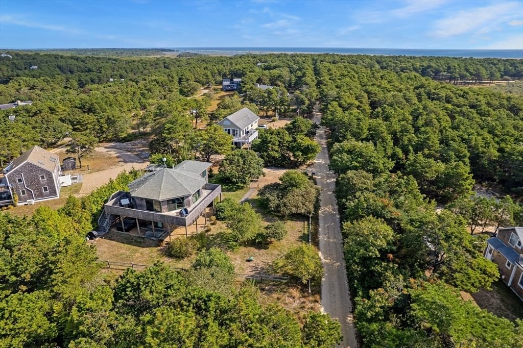 76 Washque Ave Edgartown — Photo 41 of 42