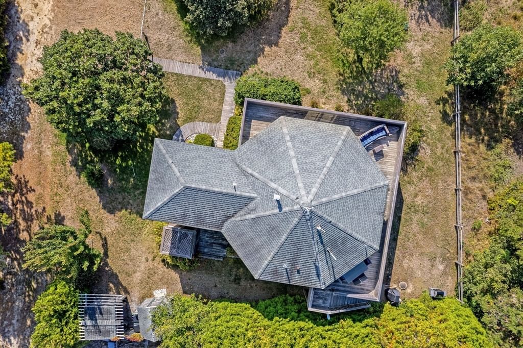 76 Washque Ave Edgartown — Photo 6 of 42
