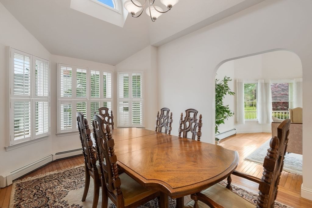 276 Shore St Falmouth — Photo 11 of 41