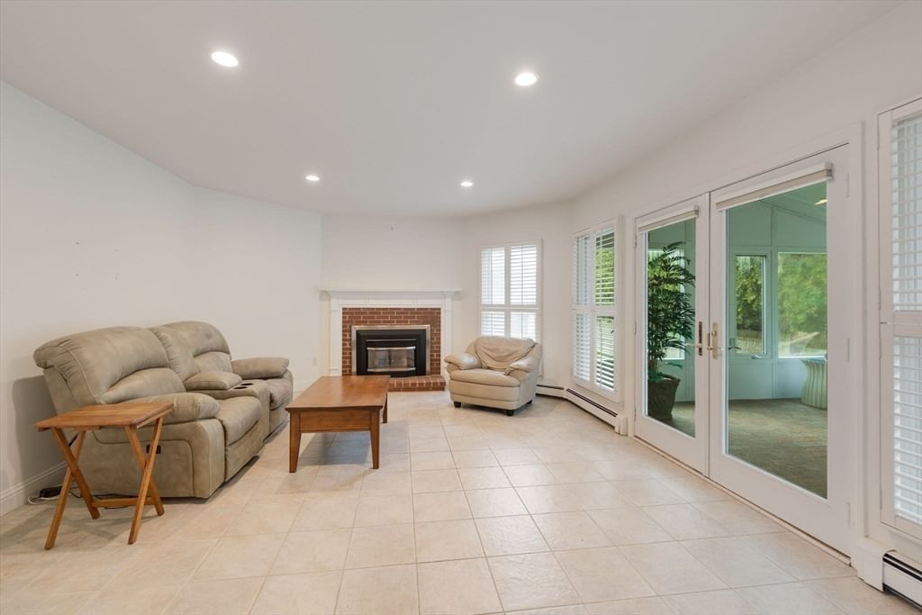 276 Shore St Falmouth — Photo 17 of 41