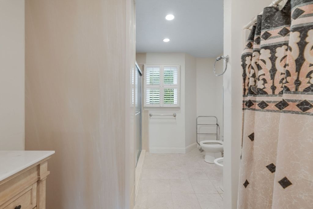 276 Shore St Falmouth — Photo 24 of 41