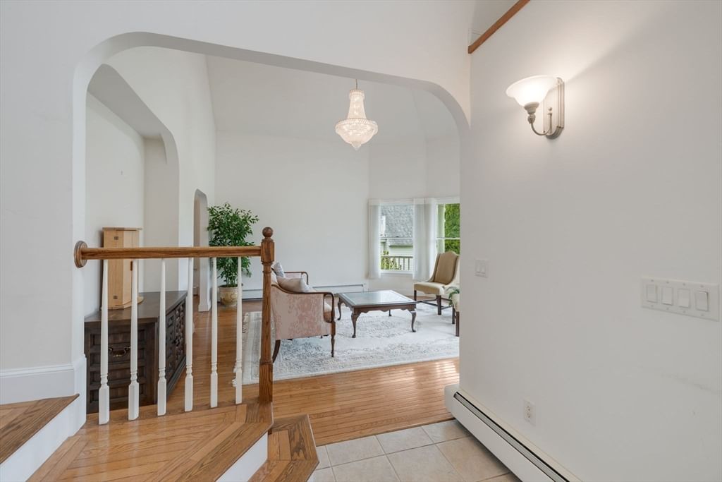 276 Shore St Falmouth — Photo 8 of 41