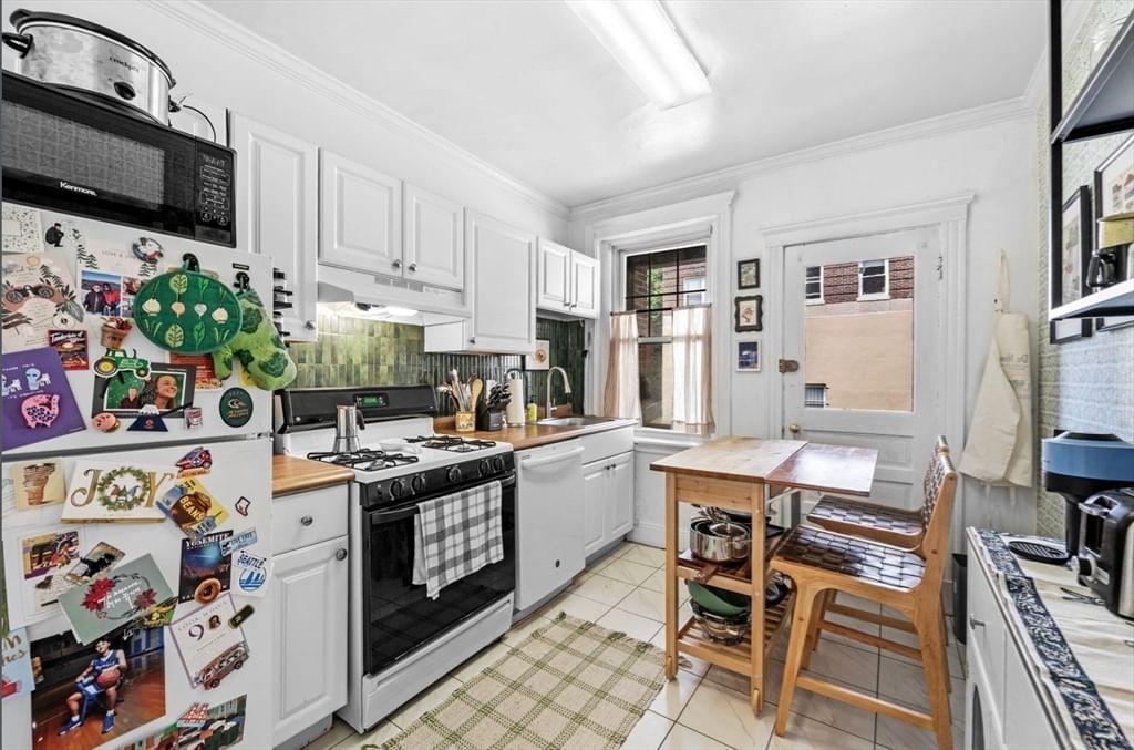 56-58 Selkirk Road Boston — Photo 9 of 19