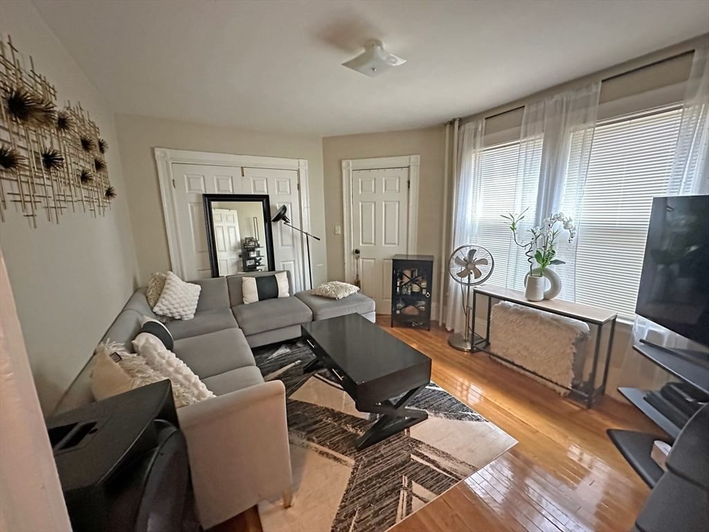 76 Belden St Boston — Photo 4 of 13
