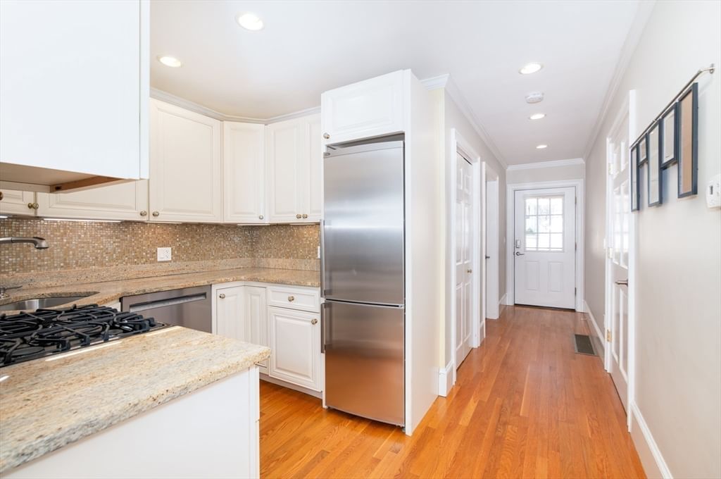 865 E Squantum St Quincy — Photo 5 of 38
