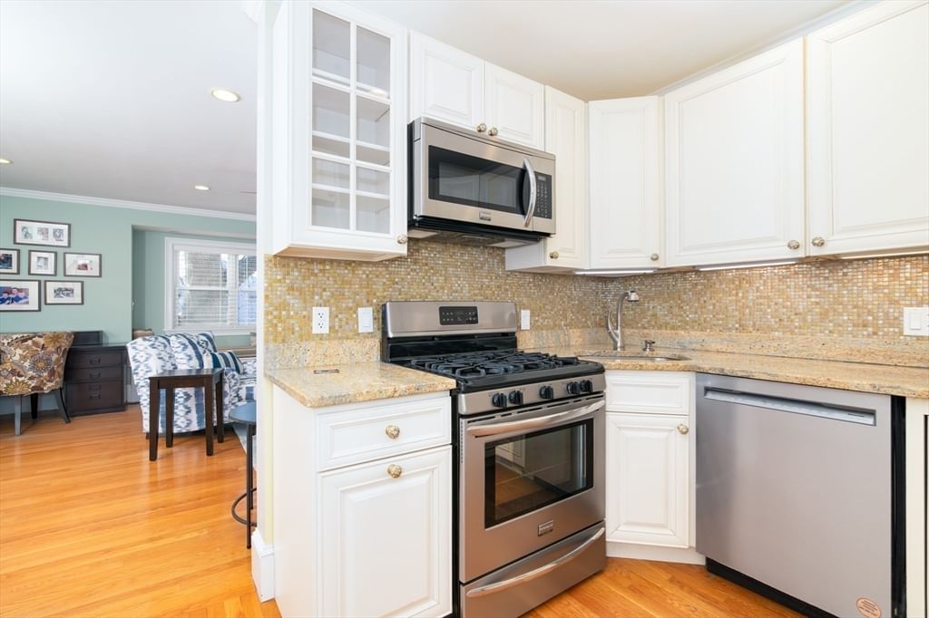 865 E Squantum St Quincy — Photo 6 of 38