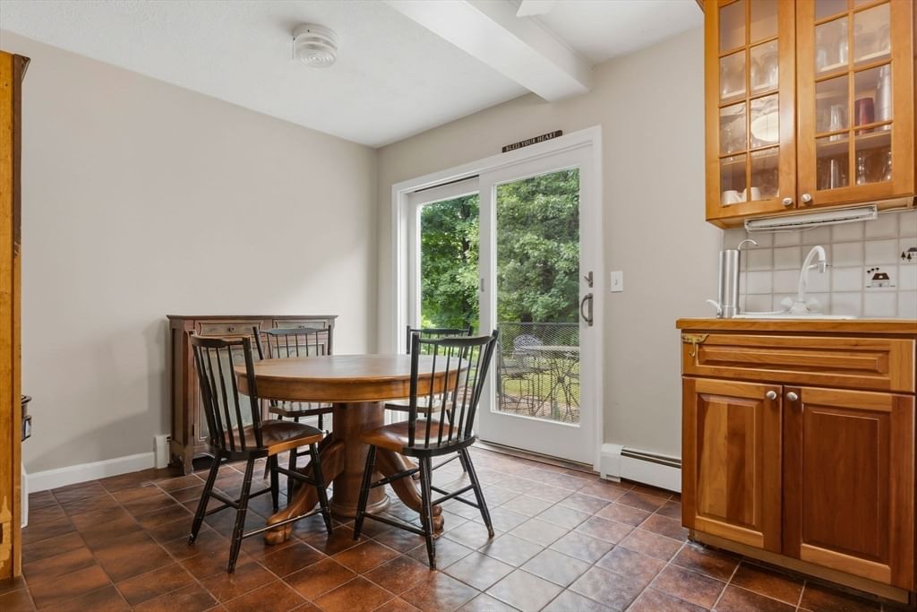 11 Pickman Rd Beverly — Photo 13 of 40