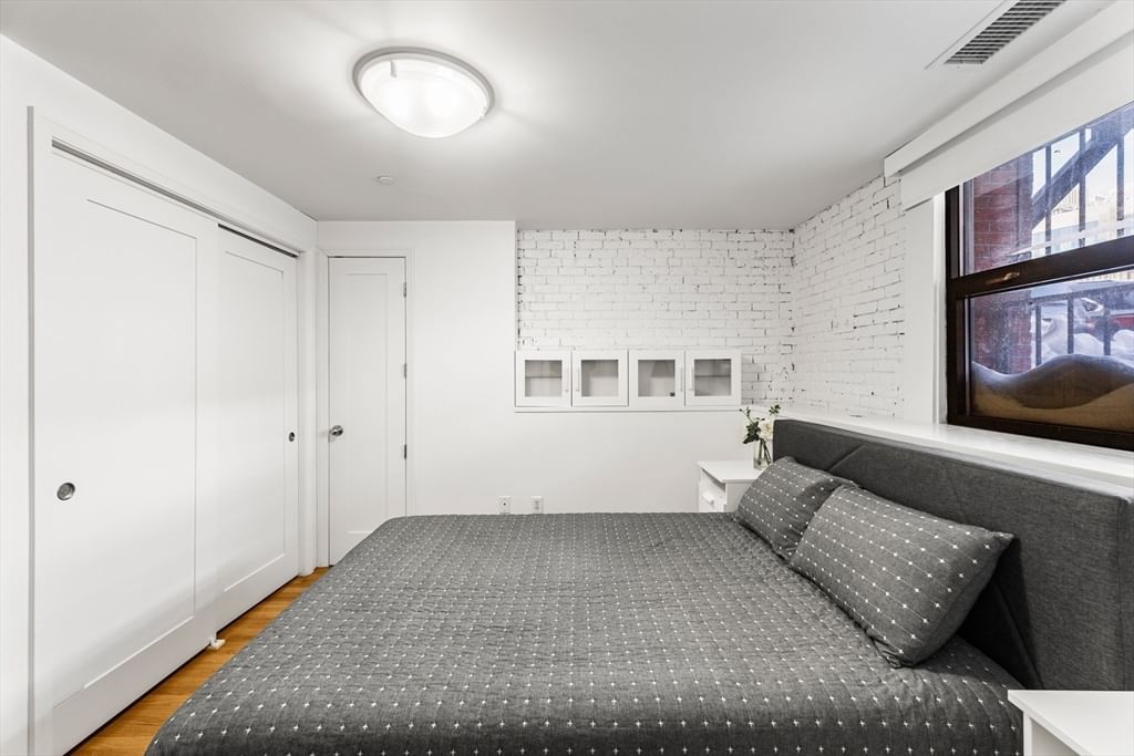 125 B St #1D Boston — Photo 11 of 20