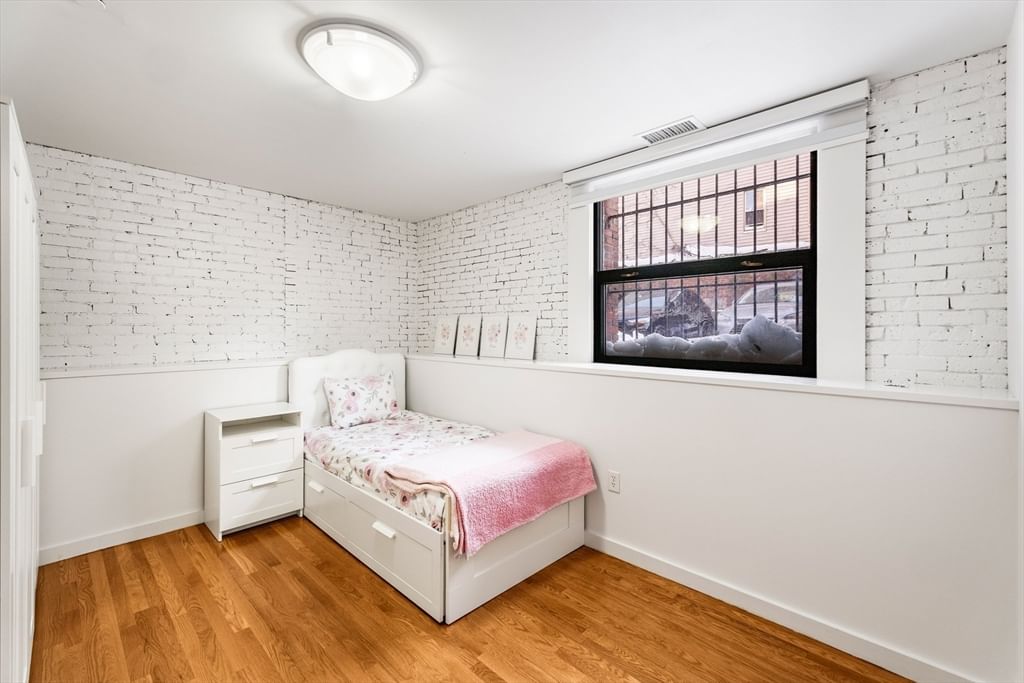 125 B St #1D Boston — Photo 13 of 20
