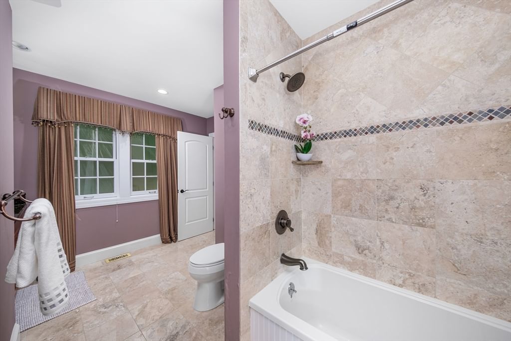 568 Wellesley St Weston — Photo 29 of 38
