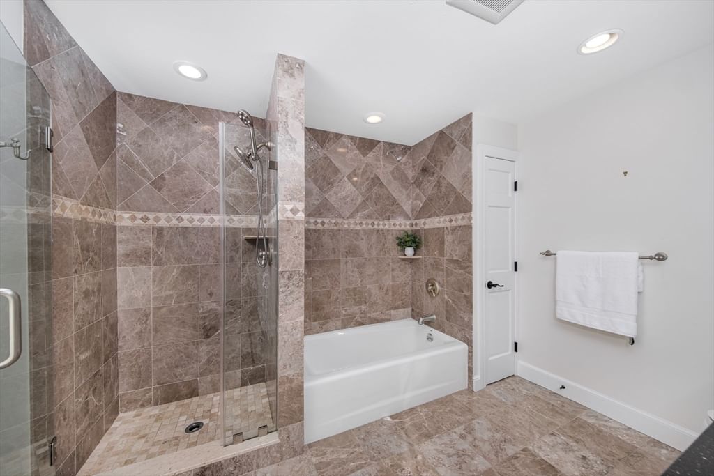 568 Wellesley St Weston — Photo 35 of 38