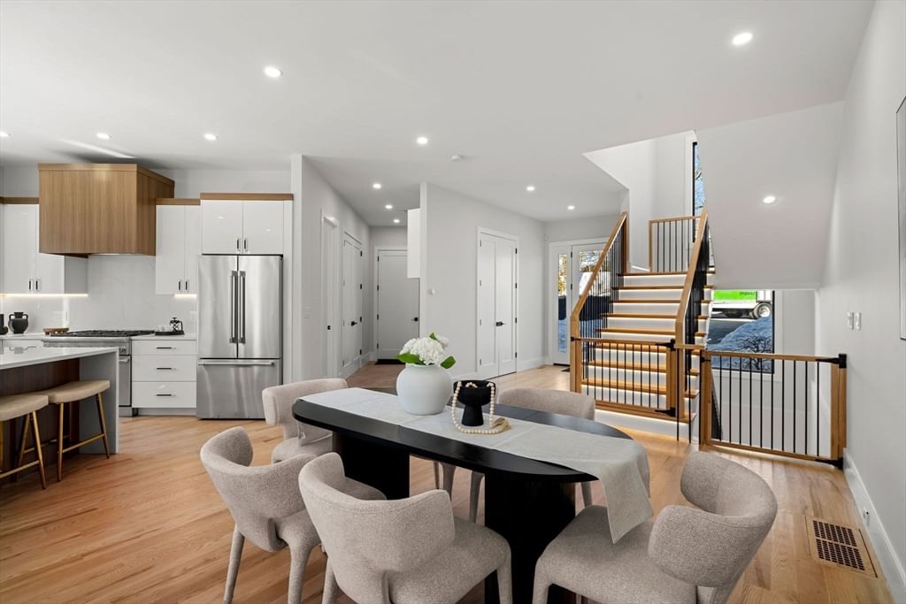 16-18 Josselyn Pl #18 Newton — Photo 11 of 28