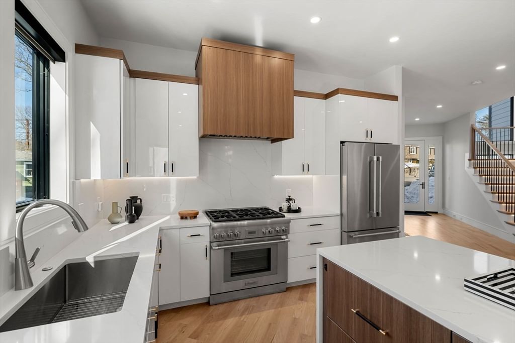 16-18 Josselyn Pl #18 Newton — Photo 8 of 28