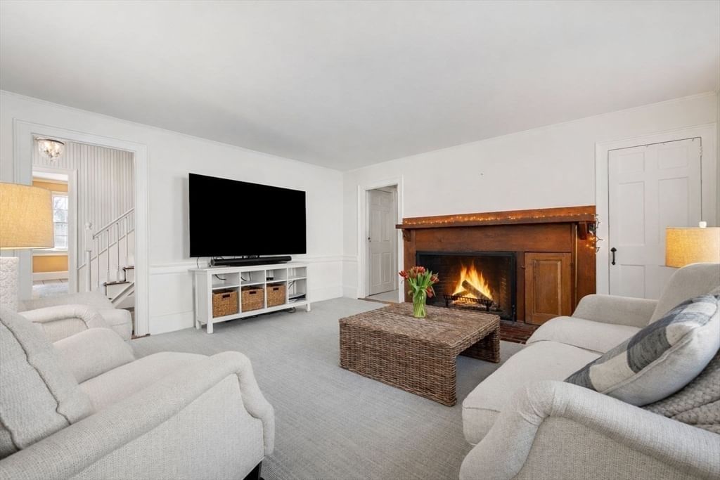 Listing Image 11