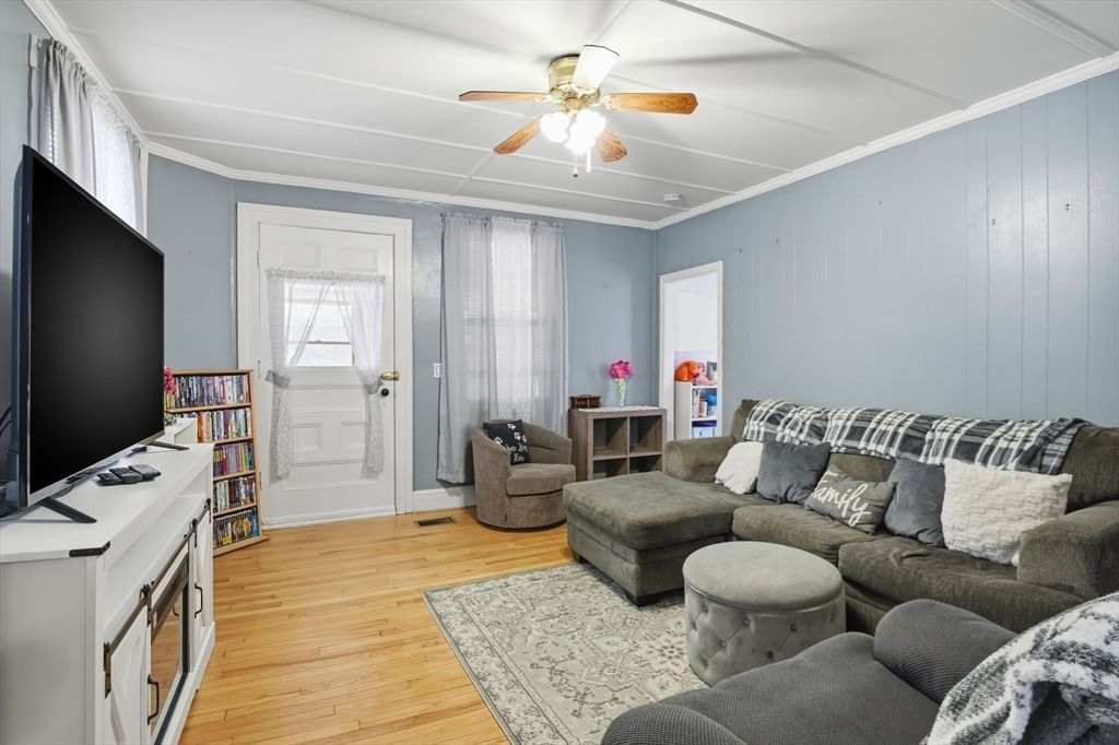 8 School St, Adams, MA 01220 photo 3