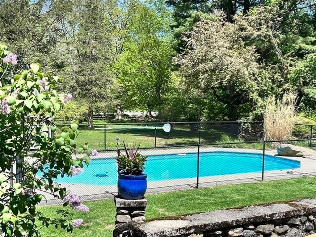 5 Putnam Hill Rd Sutton — Photo 26 of 42