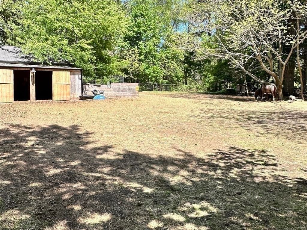 5 Putnam Hill Rd Sutton — Photo 33 of 42