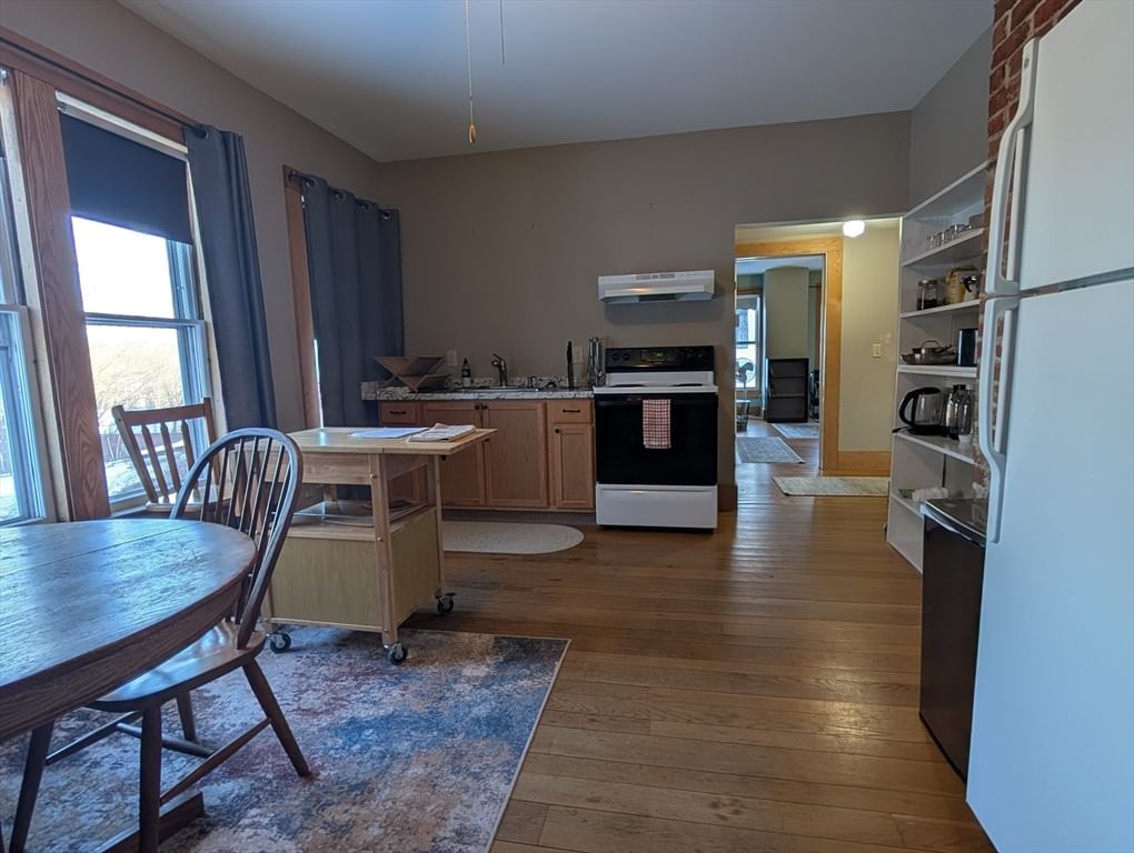527 Main, Ashfield, MA 01330 photo 2