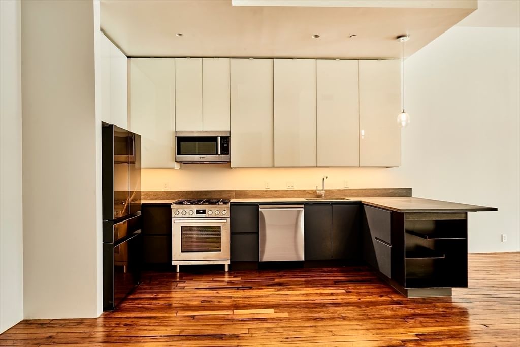 520 State Rd #303 North Adams — Photo 10 of 35