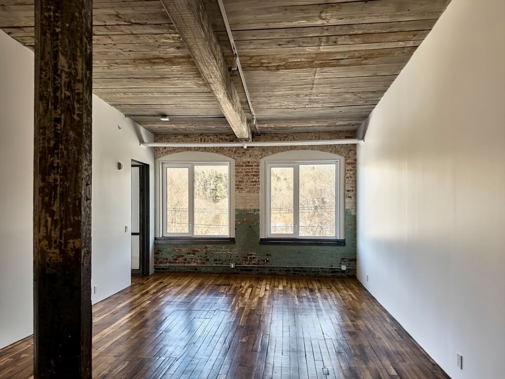 520 State Rd #309 North Adams — Photo 8 of 38