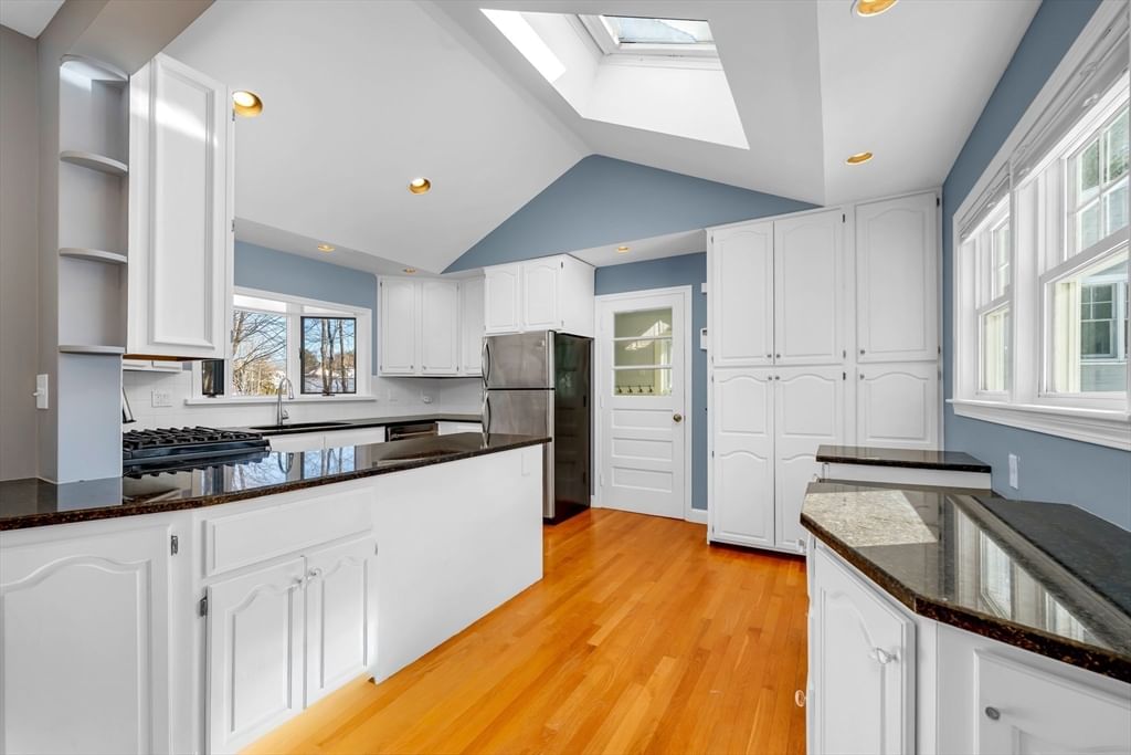 6 Smith Ln #6 Manchester — Photo 4 of 38
