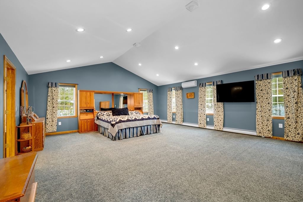 11 Longwood Dr, Lunenburg, MA 01462 photo 4