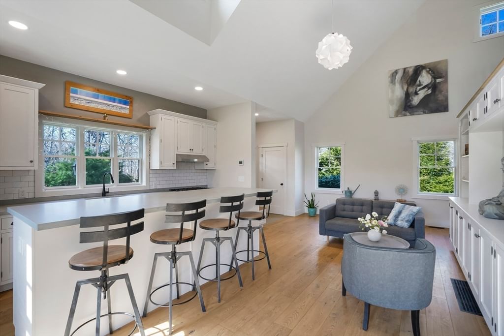114 Meetinghouse Way Edgartown — Photo 8 of 25