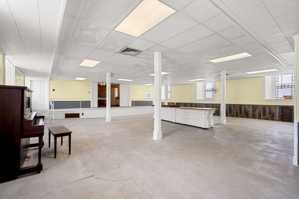 437 Main St Southbridge — Photo 12 of 31