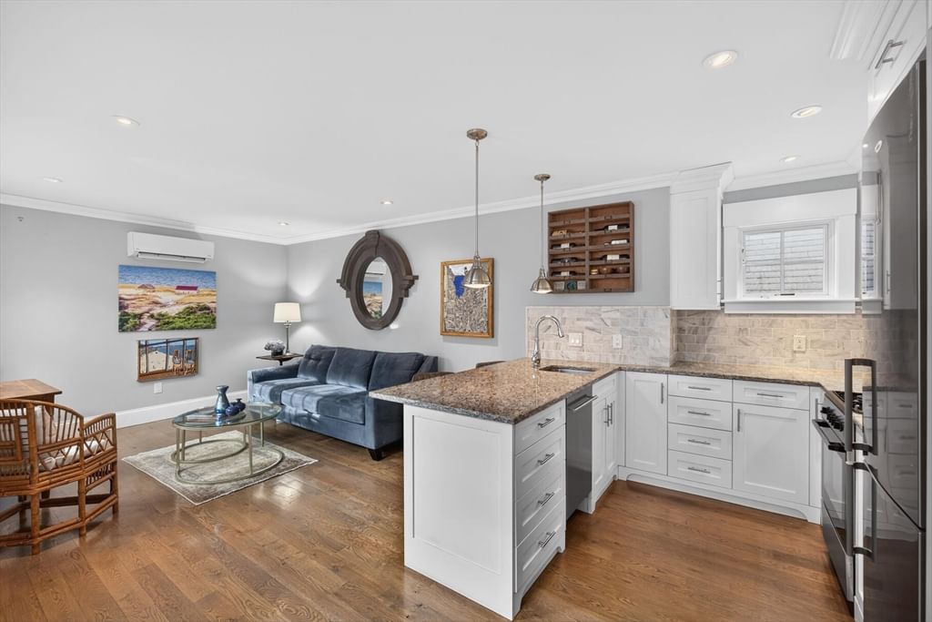 600 Commercial Street #Unit 5 Provincetown — Photo 6 of 25