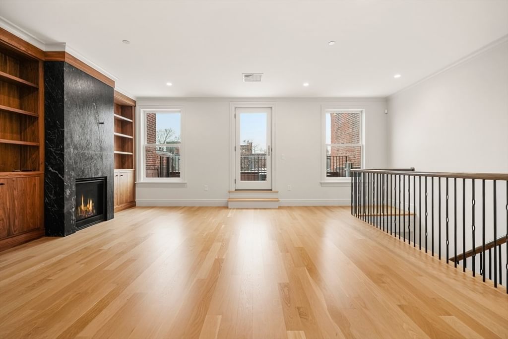 352 Marlborough St Boston — Photo 8 of 15