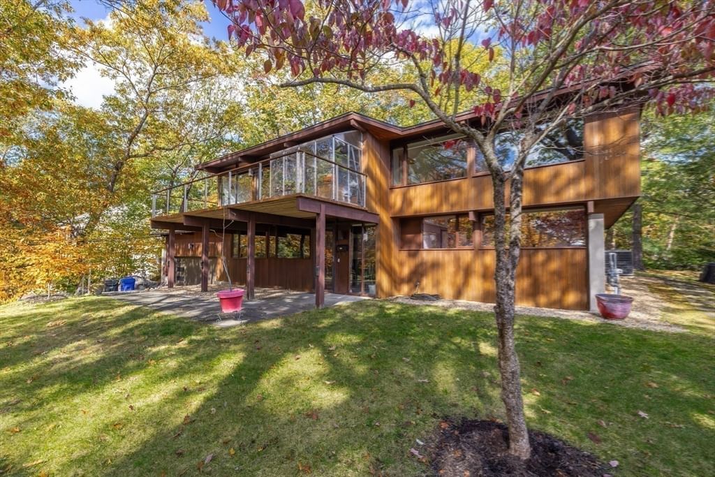 134 Rangeley Rd Brookline — Photo 23 of 27