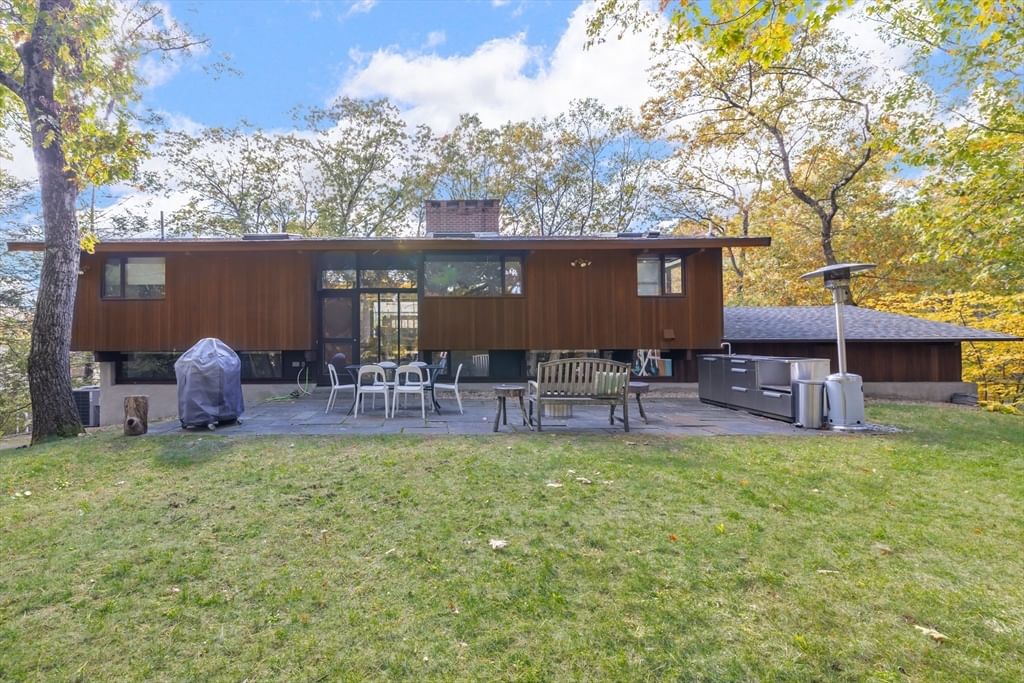 134 Rangeley Rd Brookline — Photo 25 of 27