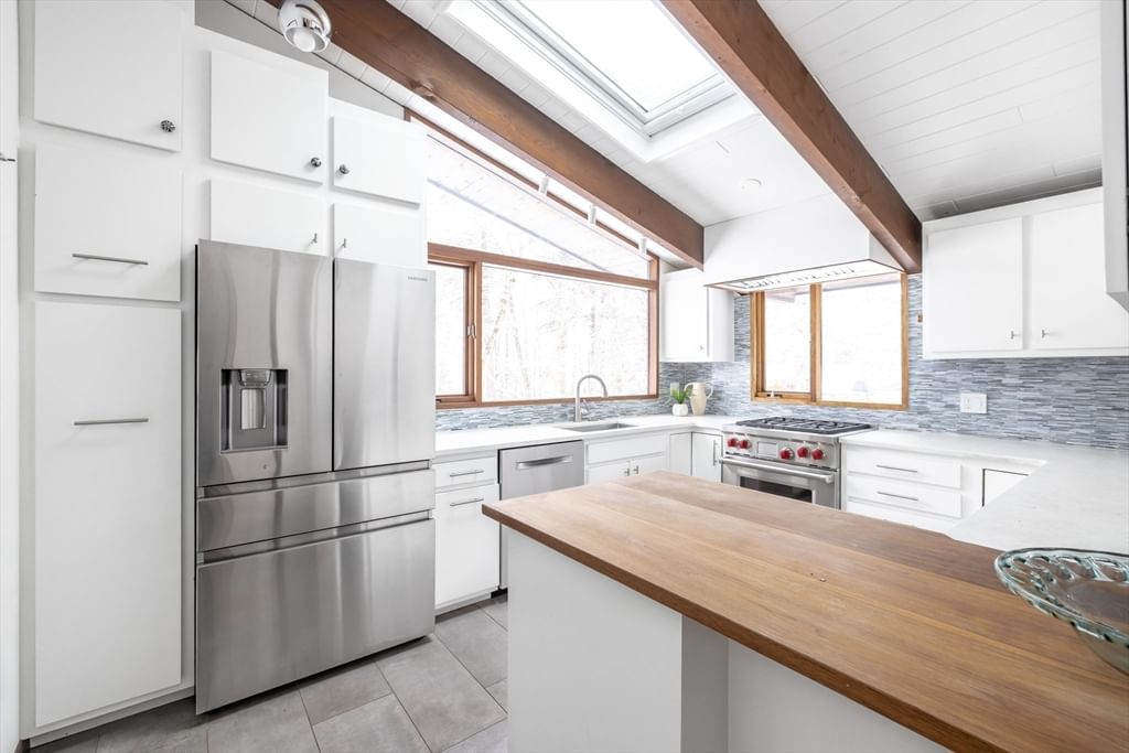 134 Rangeley Rd Brookline — Photo 5 of 27