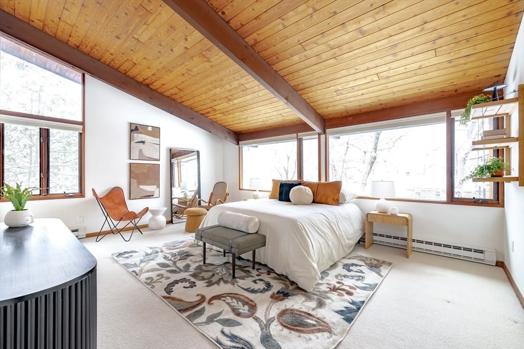 134 Rangeley Rd Brookline — Photo 9 of 27