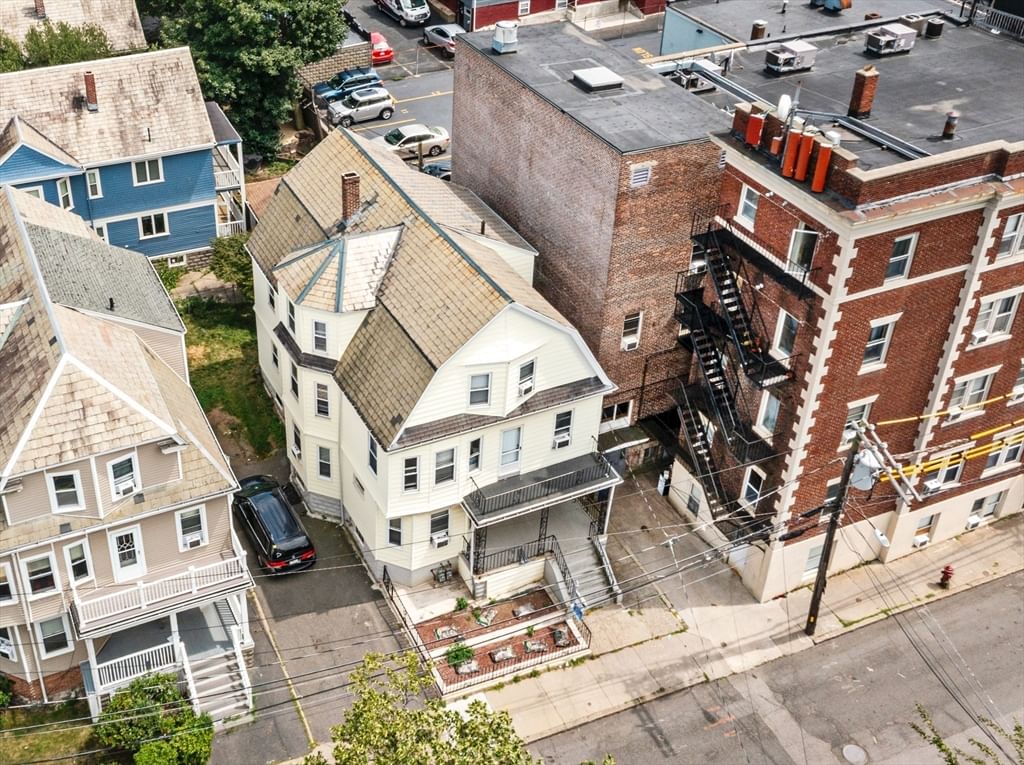 89 Central St Somerville — Photo 32 of 33