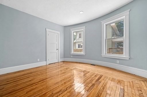 139 Lincoln St Worcester — Photo 11 of 38