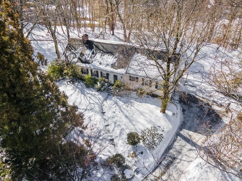 162 Hampshire Rd, Wellesley, MA 02481