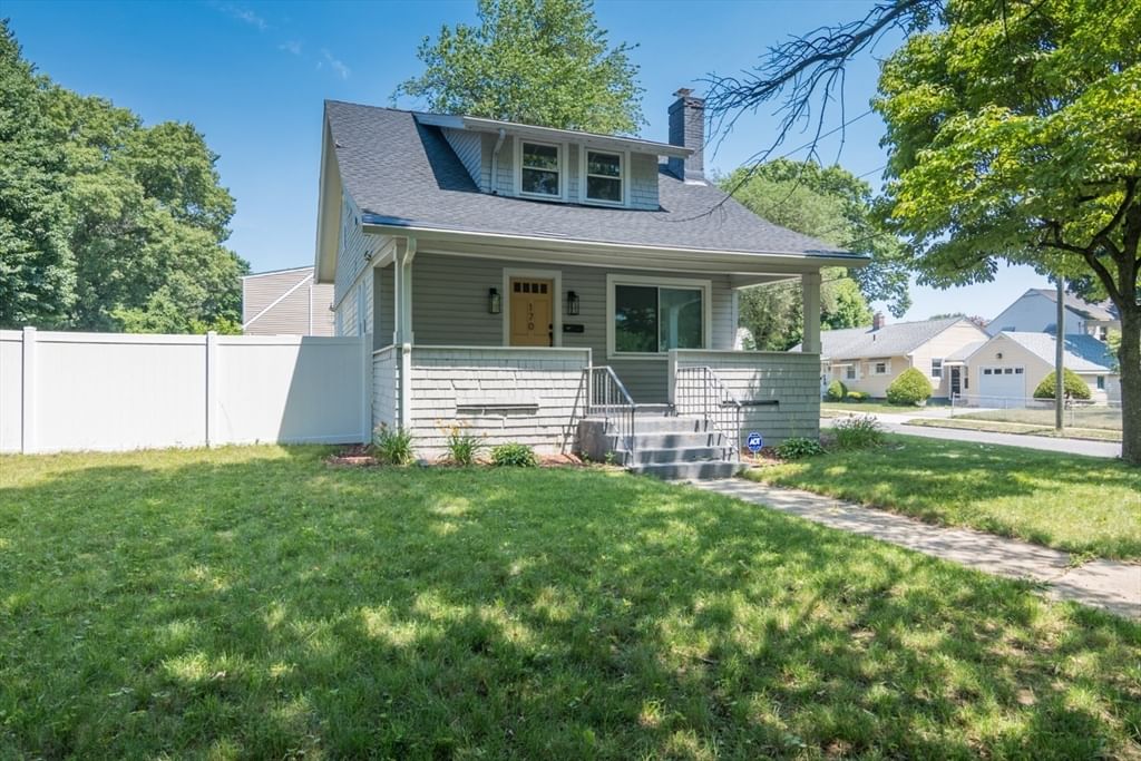 170 Plumtree Rd, Springfield, MA 01118